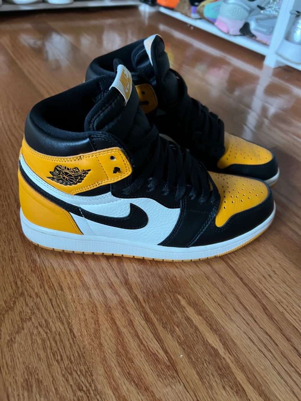 Air Jordan 1 Retro High OG 'Taxi' men size 8